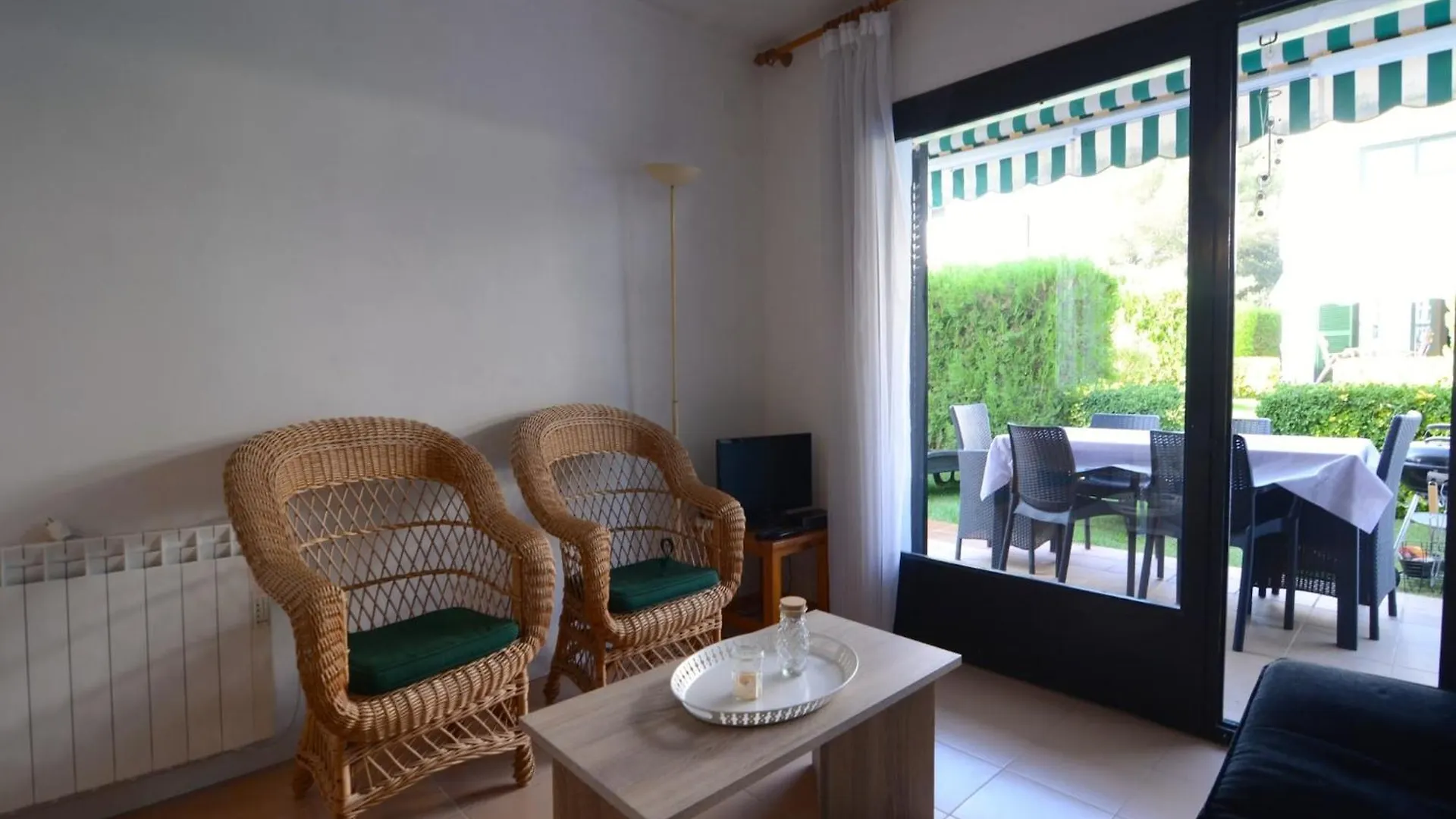 The Apartment In Pals Has 2 Bedrooms 0*,  ספרד